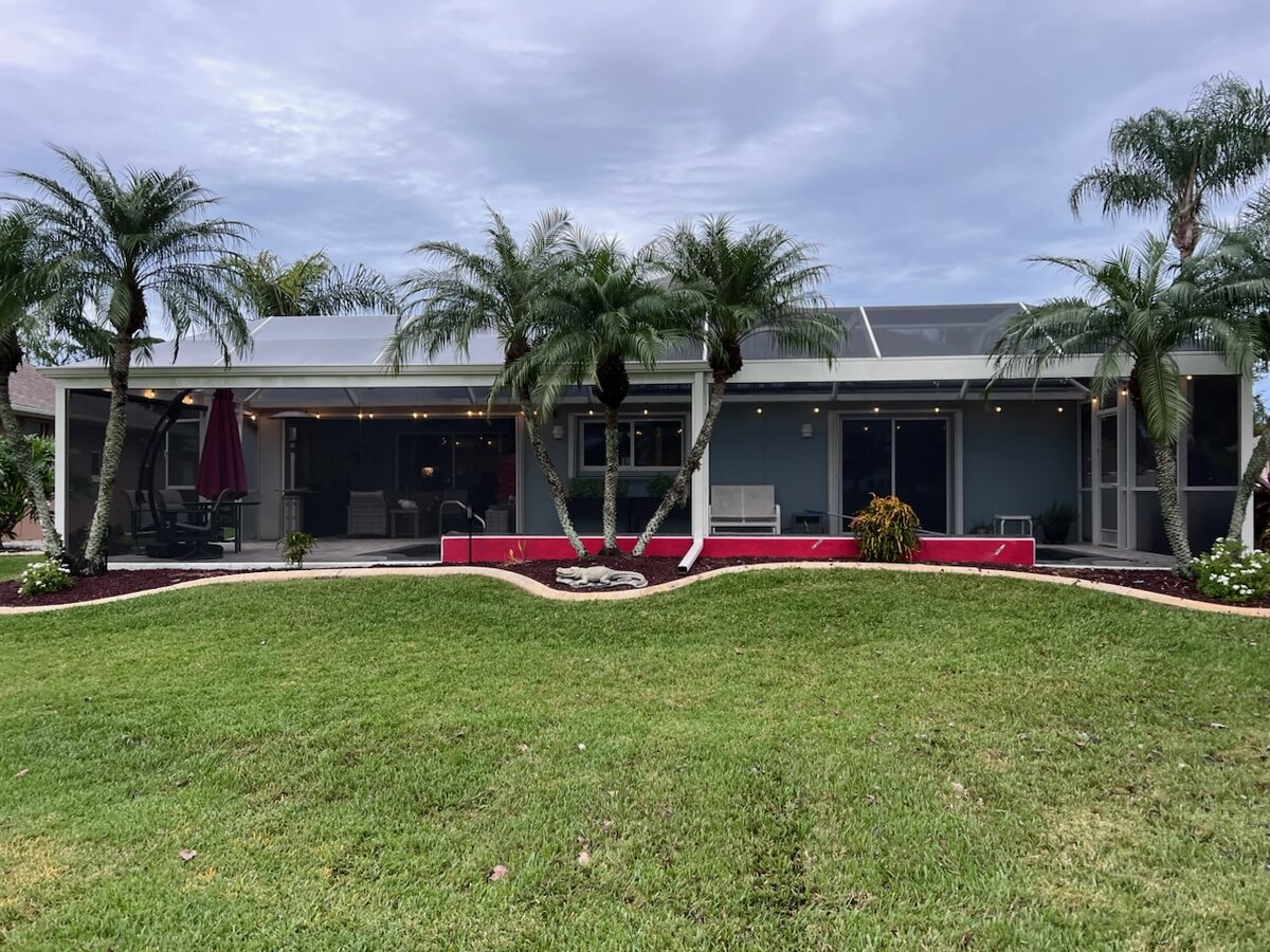 Exterior screen structure in Volusia County, FL